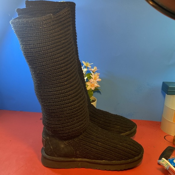 Ugg boots SZ 9 - Picture 2 of 7
